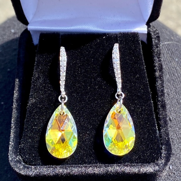 Jewelry - 💸FINAL PRICE DROP🌻NIB 925 Golden Shadow Aurora Borealis Earrings🌻